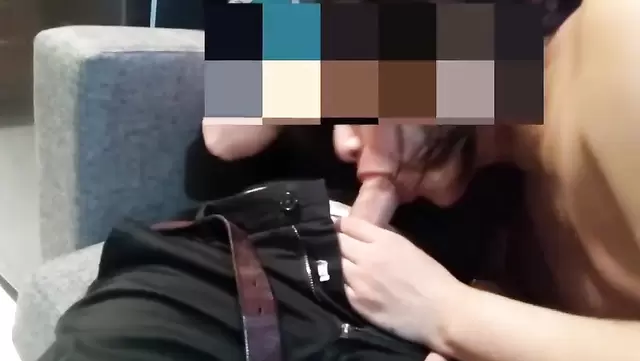 Худая мексиканка берет в рот у лучшего друга